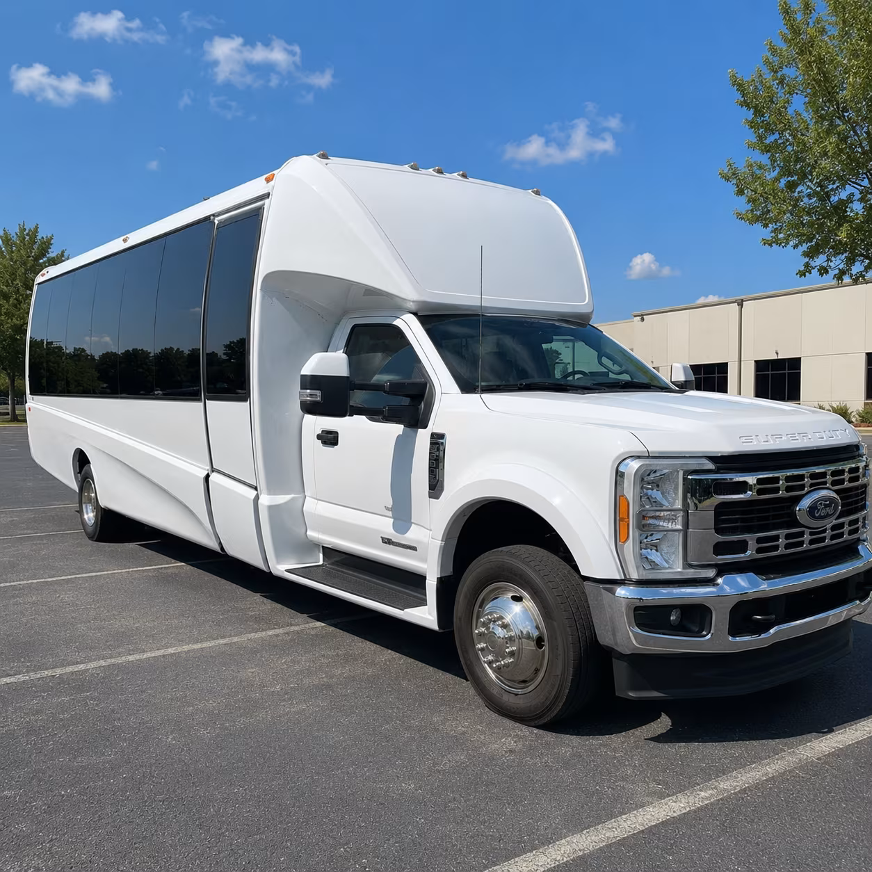 airport transfer buses for pontiac corporate travelers