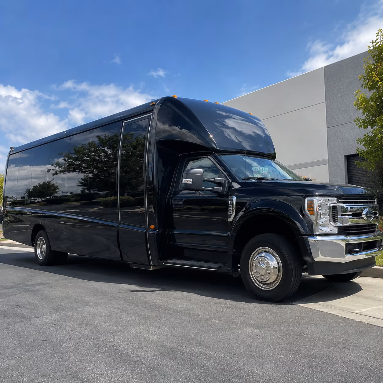 charter bus rentals for large pontiac prom groups