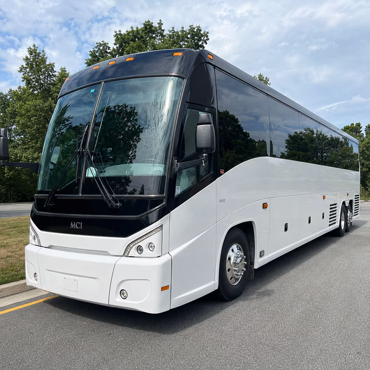 charter buses to pine knob music theatre shows
