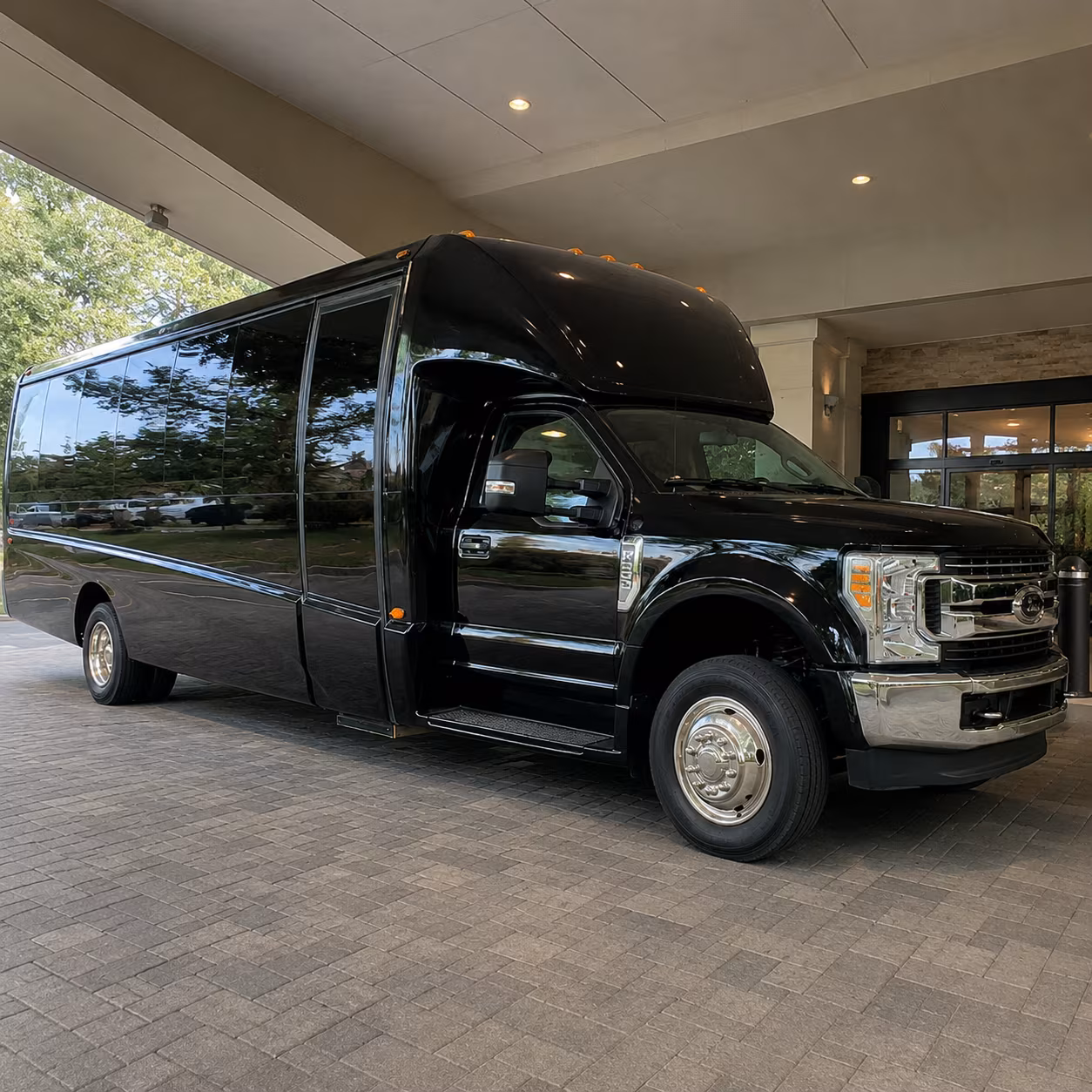 minibuses and charter buses to detroit tigers games at comerica park