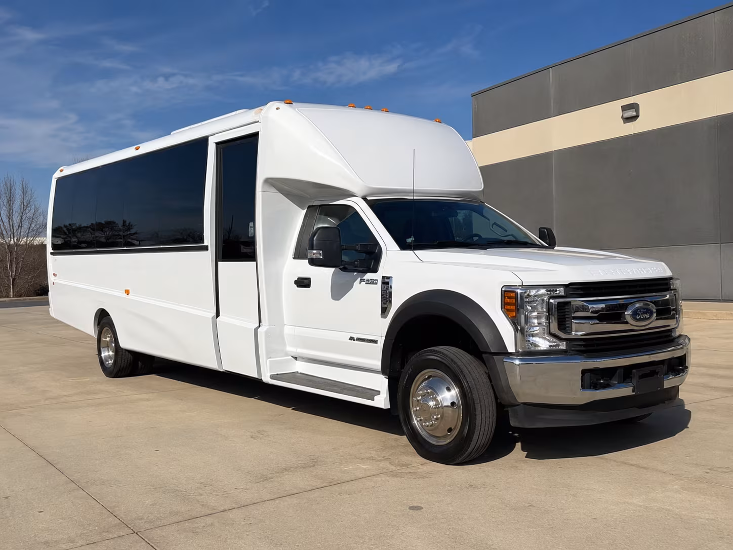 party buses for birthdays bachelor parties and night out groups in pontiac