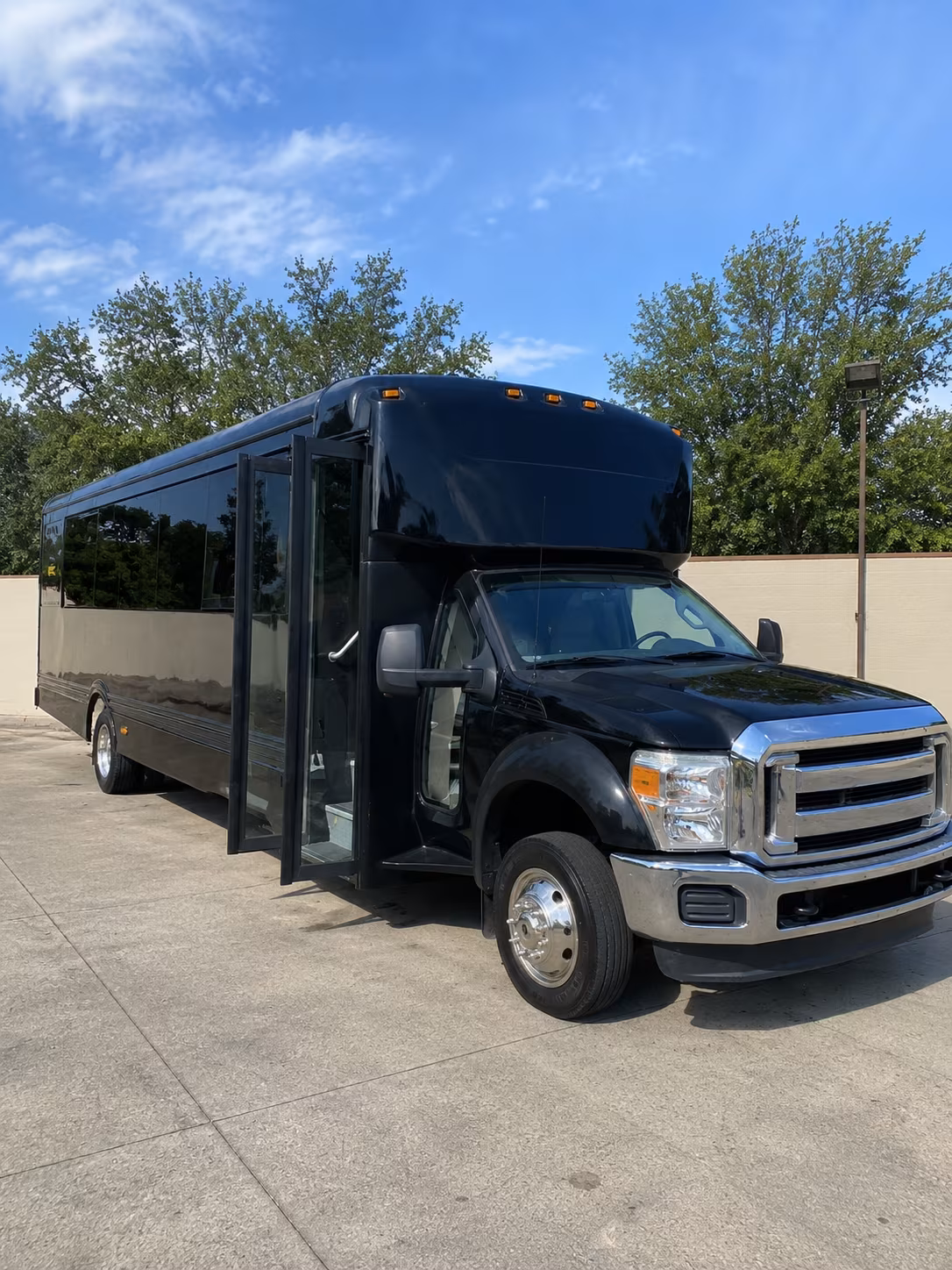 pontiac 20 passenger party bus