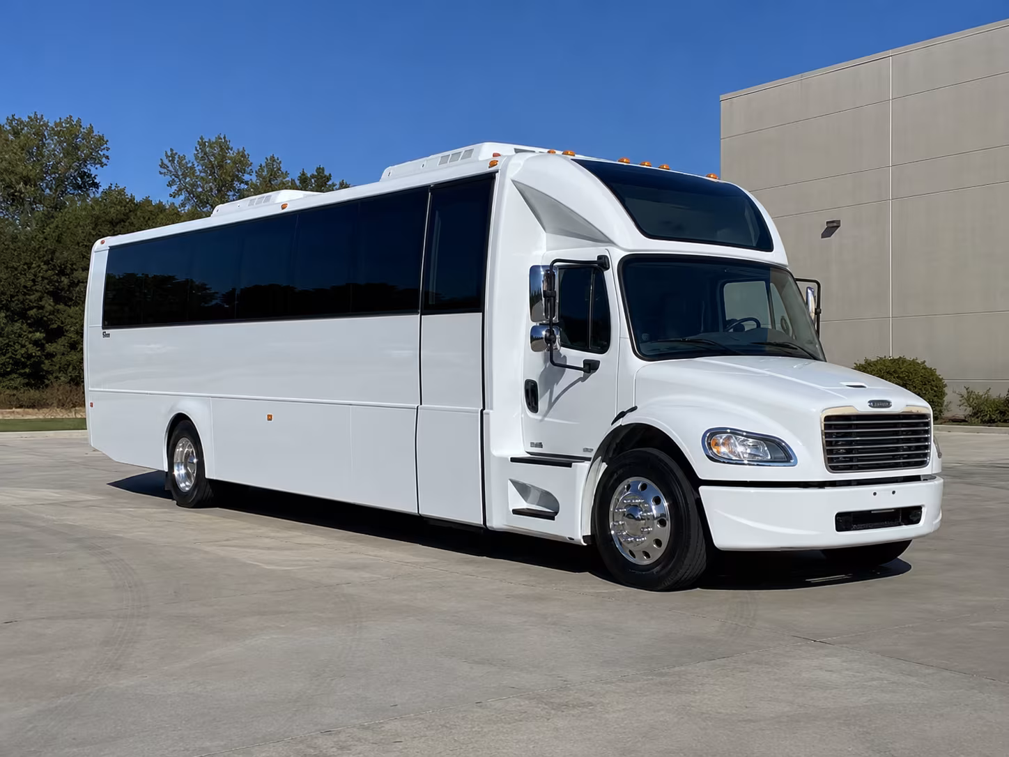 pontiac 28 passenger party bus