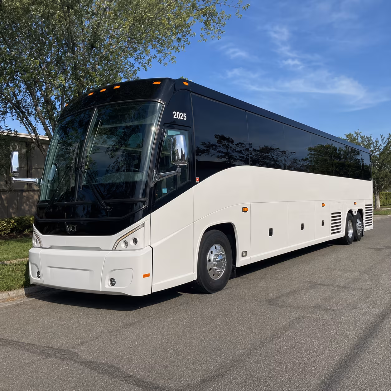 pontiac charter bus rentals for manufacturing and warehouse groups