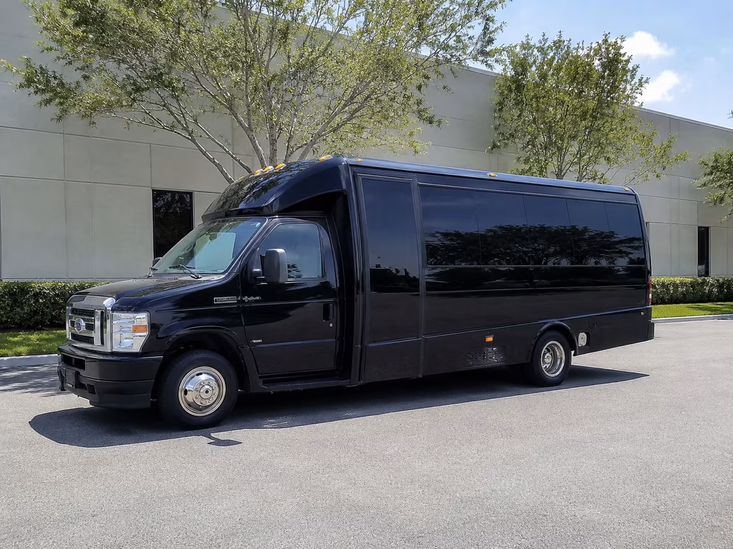 shuttle buses to little caesars arena for pontiac groups
